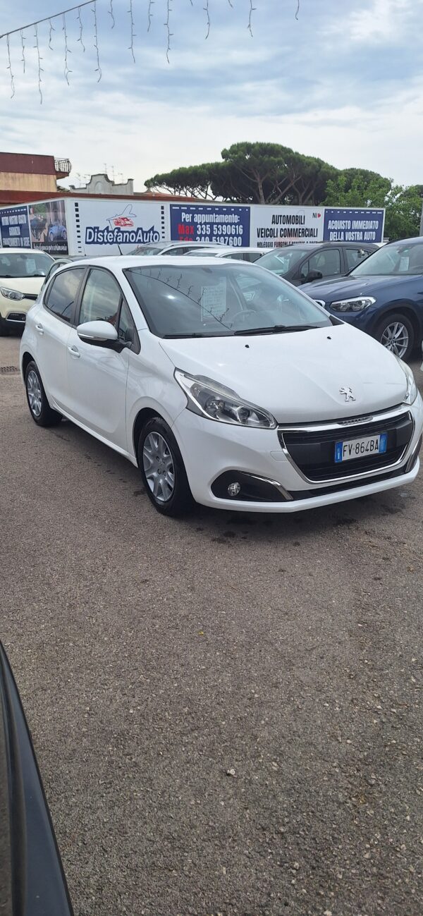Peugeot 208 - immagine 5