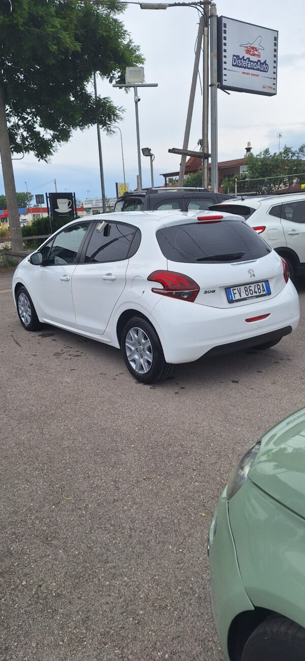 Peugeot 208 - immagine 8