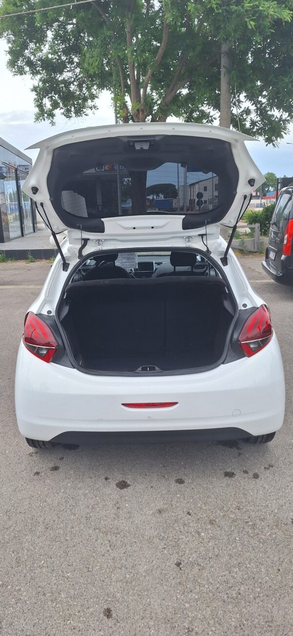 Peugeot 208 - immagine 13