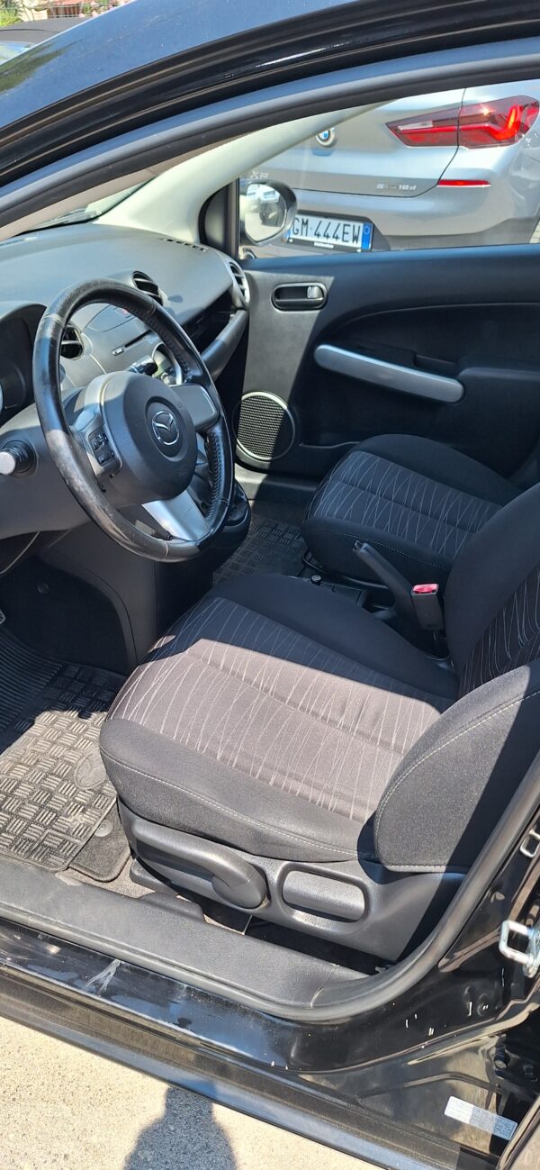Mazda 2 - immagine 9