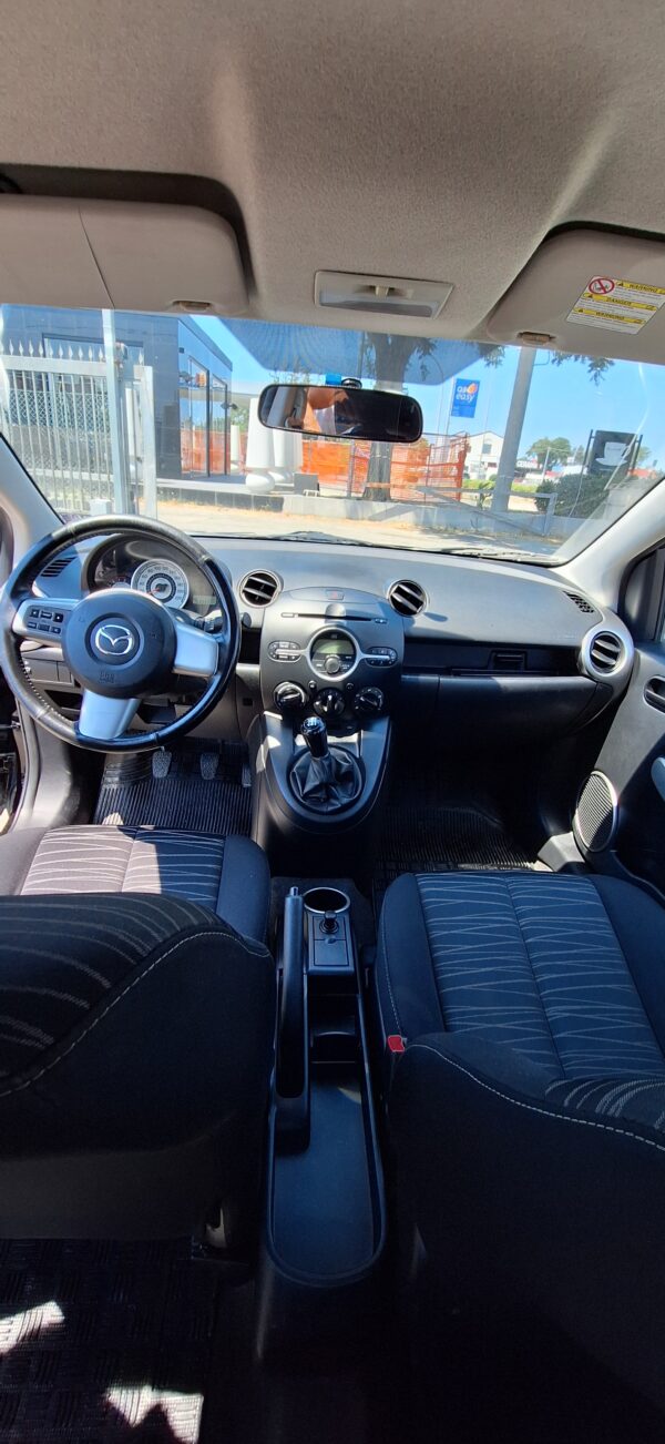 Mazda 2 - immagine 11