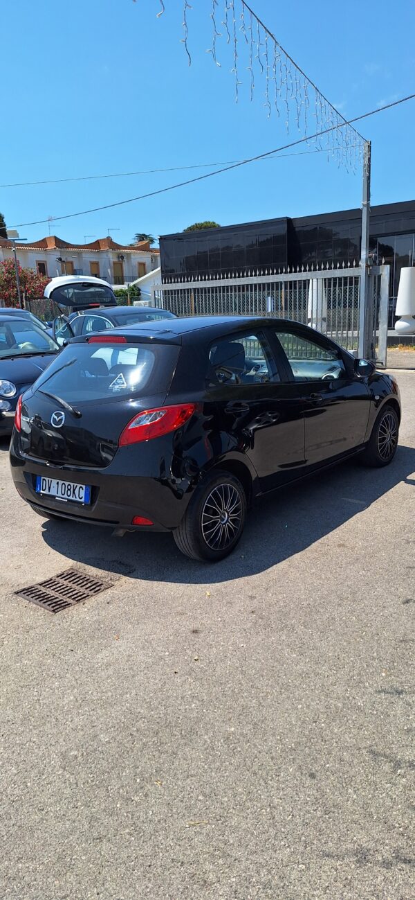 Mazda 2 - immagine 6