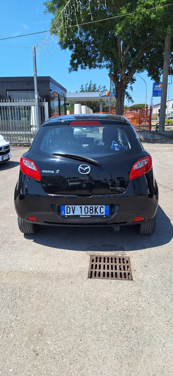 Mazda 2 - immagine 7