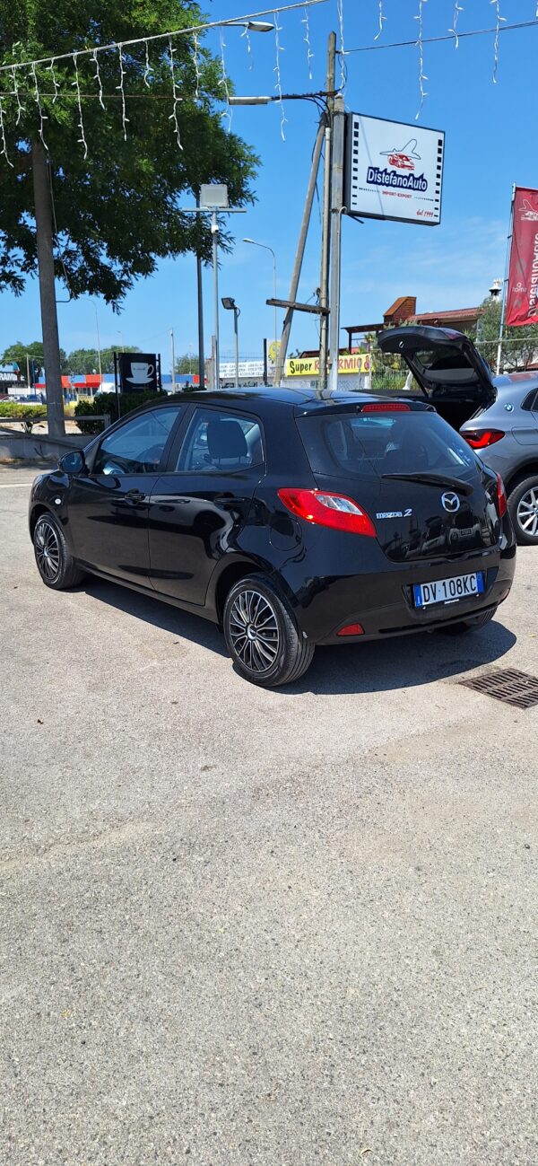Mazda 2 - immagine 8