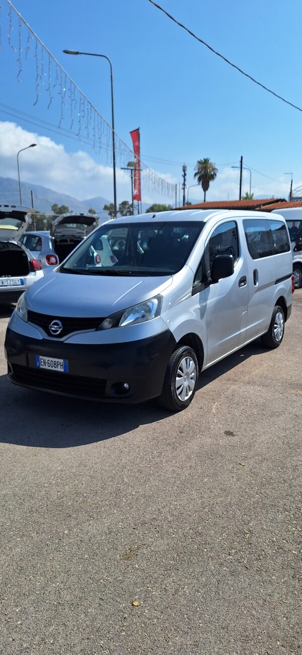 Nissan NV 7 posti